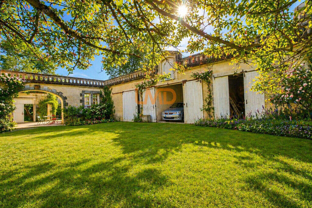 Maison à SALIGNAC-SUR-CHARENTE