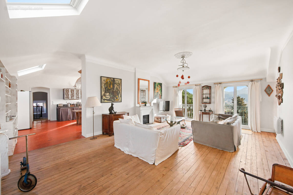 Appartement à HYERES