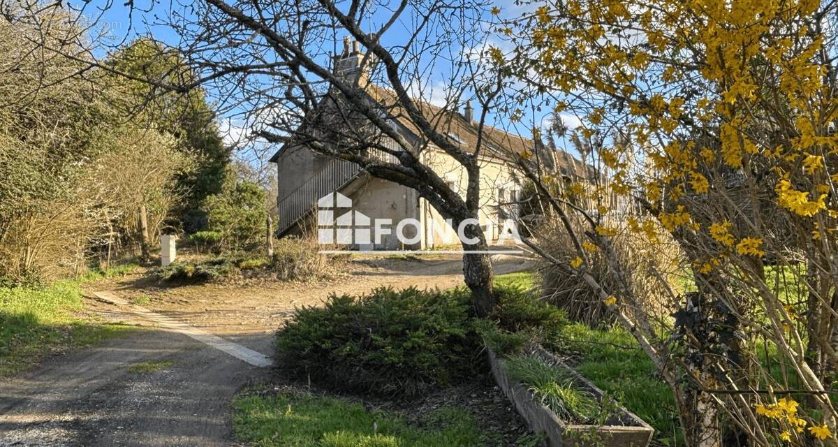 Maison à SILLE-LE-GUILLAUME