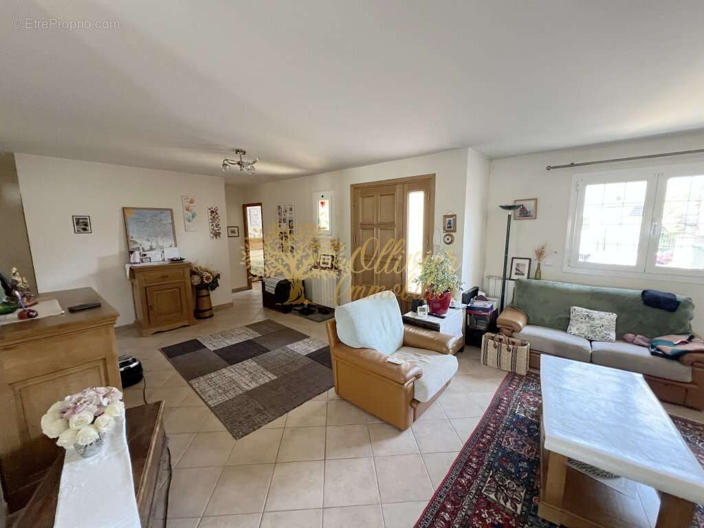 Maison à LA QUEUE-EN-BRIE