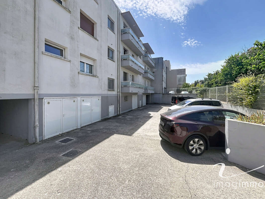 Deuxieme ligne appartement deux pieces avec cellier et parking - photo 10