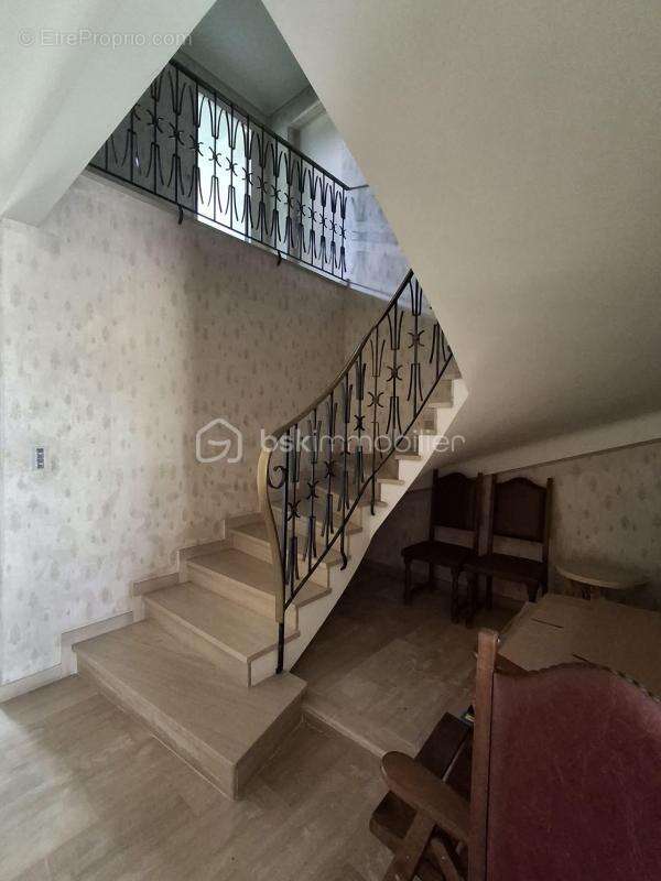 Grande maison familiale à rénover - photo 8