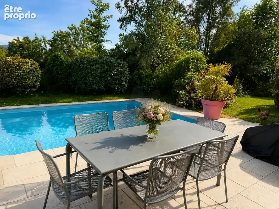 Maison d'architecte de standing 190 m2 -garage et grand sous sol - 2000 m2 de terrain - Piscine - photo 6