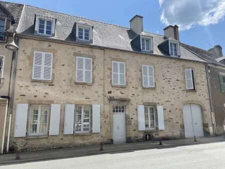 Magnifique maison de maître dans un beau village médiéval - photo 2
