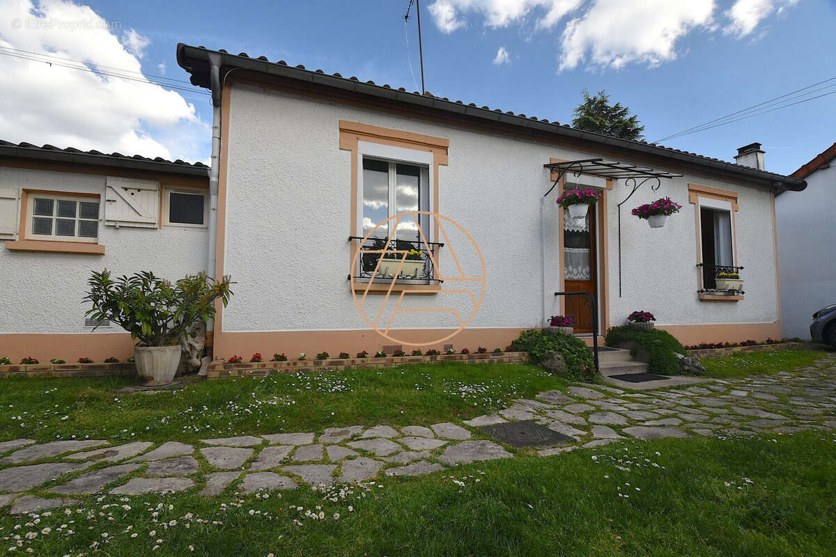 Maison à SAINT-MAUR-DES-FOSSES