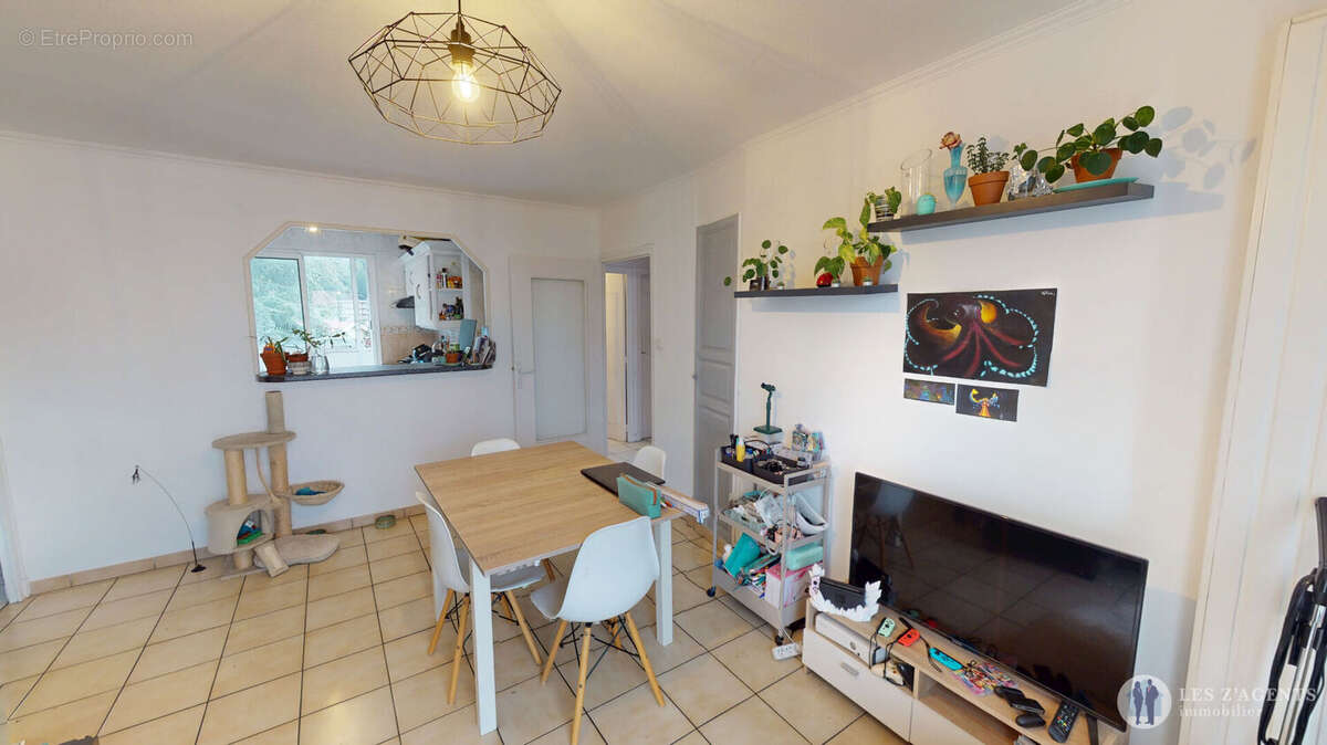 Appartement à SAINT-MARTIN-D'HERES