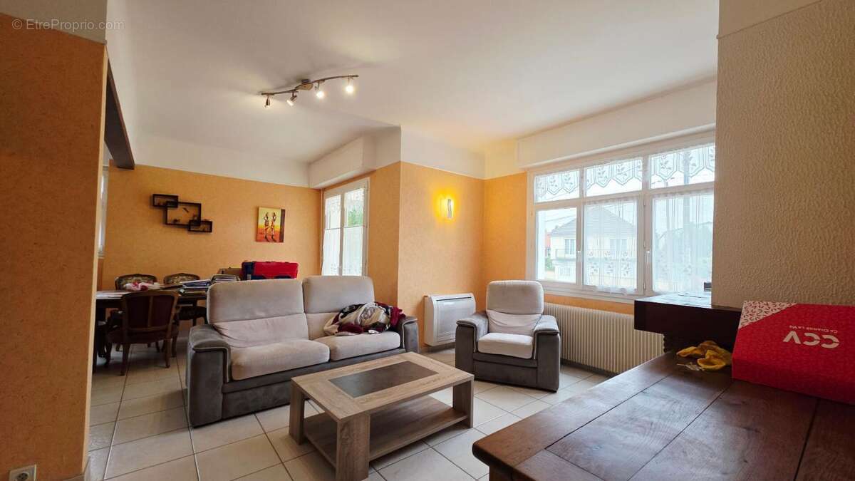 Maison à MEHUN-SUR-YEVRE