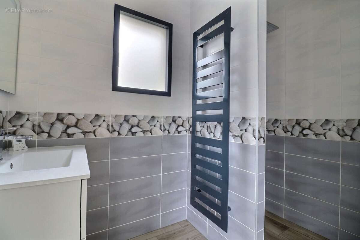 Maison à PONT-DU-CHATEAU