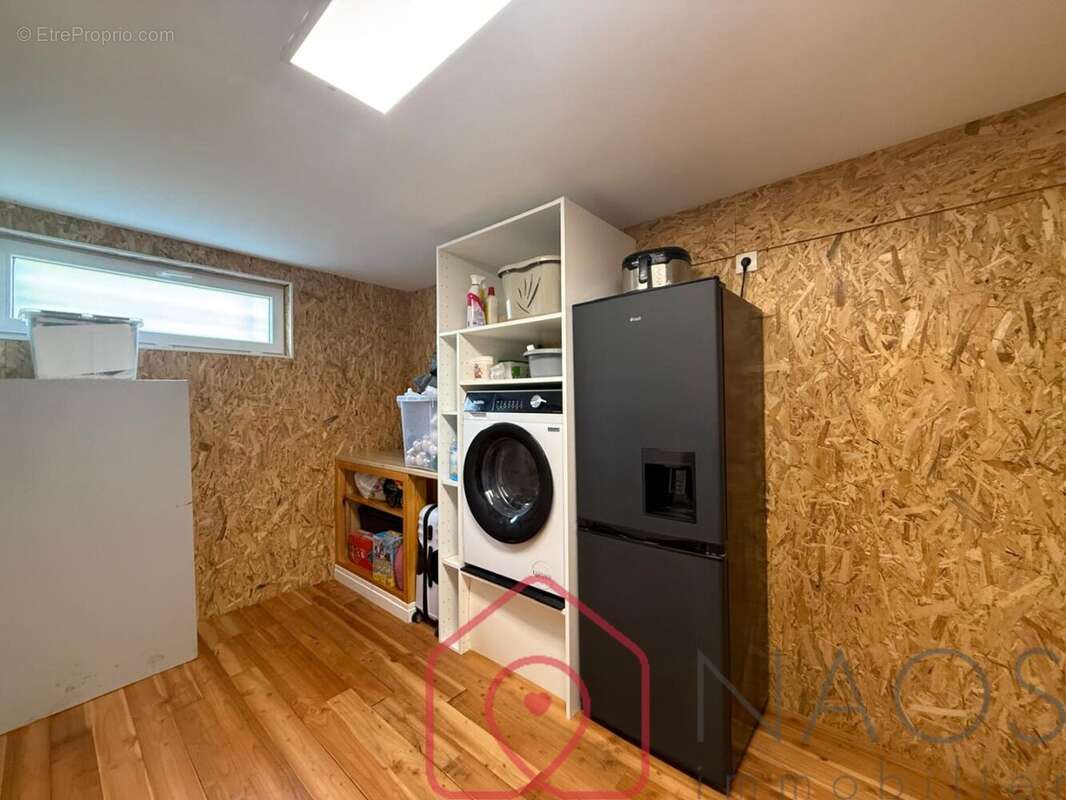 Maison familiale rénovée de 113 m²  Sous-sol complet  Terrasse 70 m2 piscine et cuisine d'été - photo 11