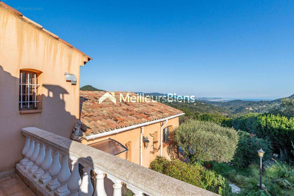 Maison à LES ADRETS-DE-L&#039;ESTEREL