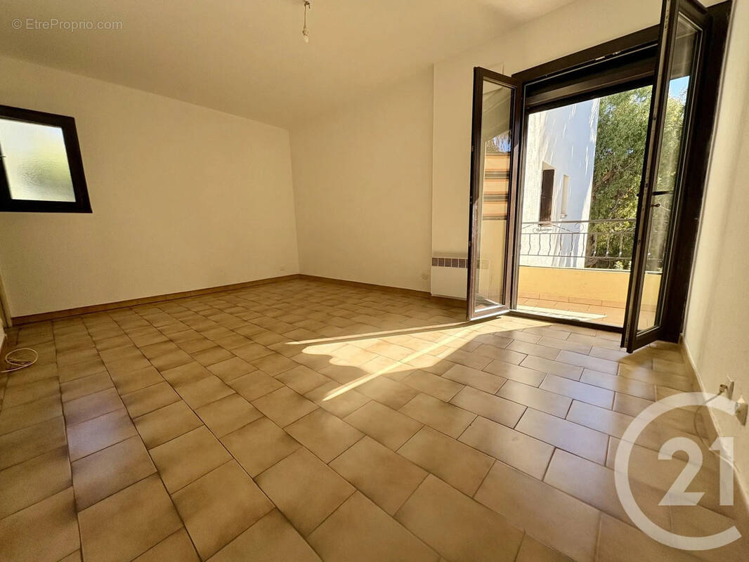 Appartement à SIX-FOURS-LES-PLAGES