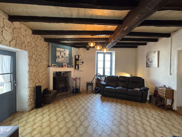 Impressionnante maison avec grange et jardin 6800m2 - photo 3