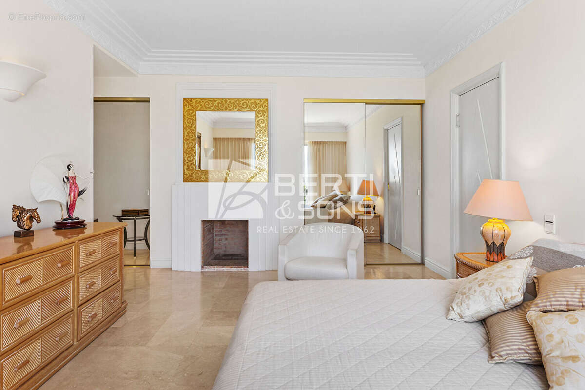 Maison à MANDELIEU-LA-NAPOULE