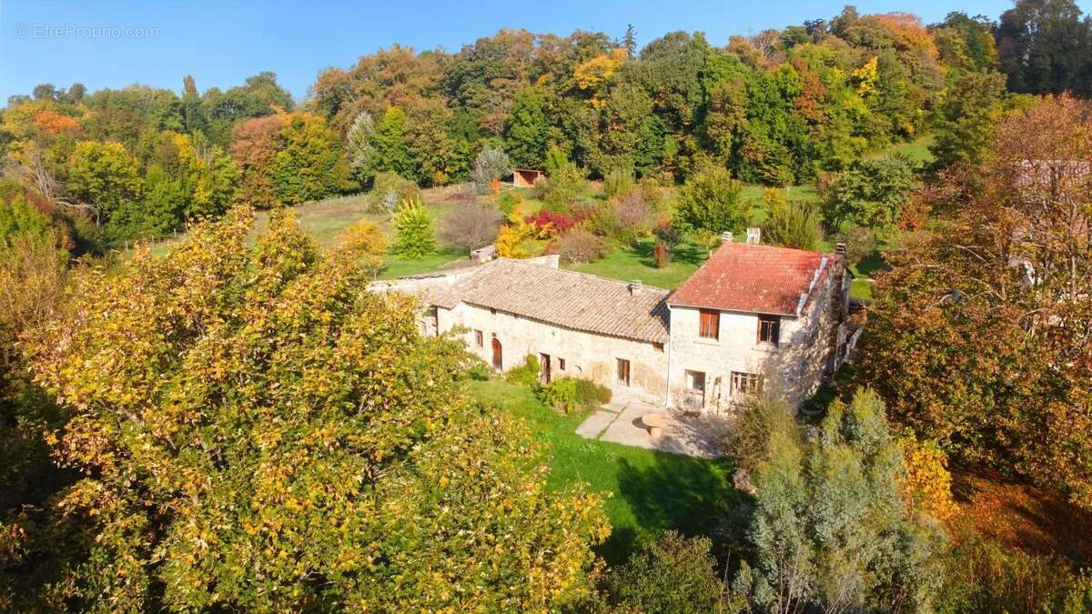 Châteaudouble (26120) : 2 tènements sur 8300 m2, en zone naturelle - photo 4