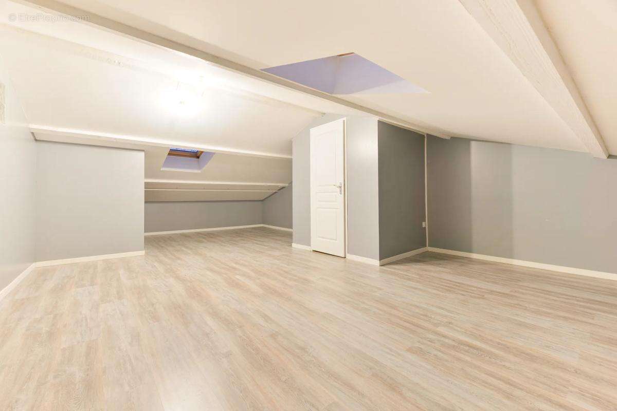 Maison à AIGREFEUILLE-SUR-MAINE