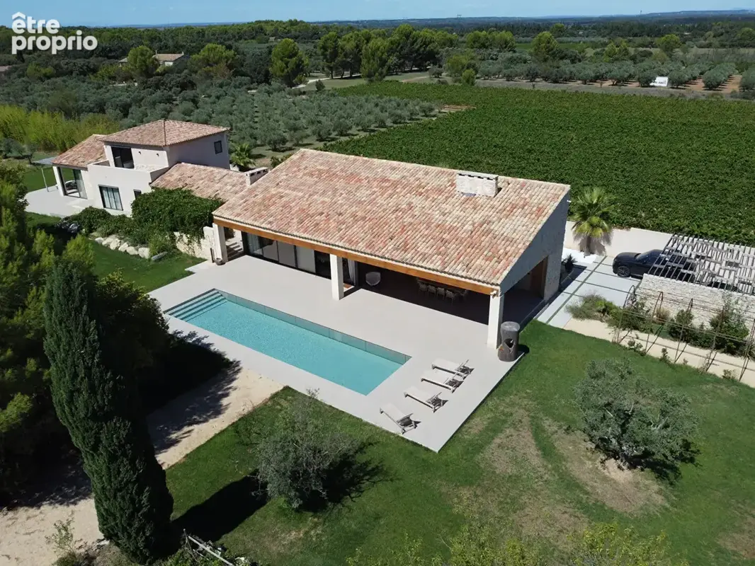 Eygalières , L' oliveraie d'Eygalières , domaine contemporain d'environ 635 m² sur près de 2 hectares avec vue Alpilles, piscine - photo 2