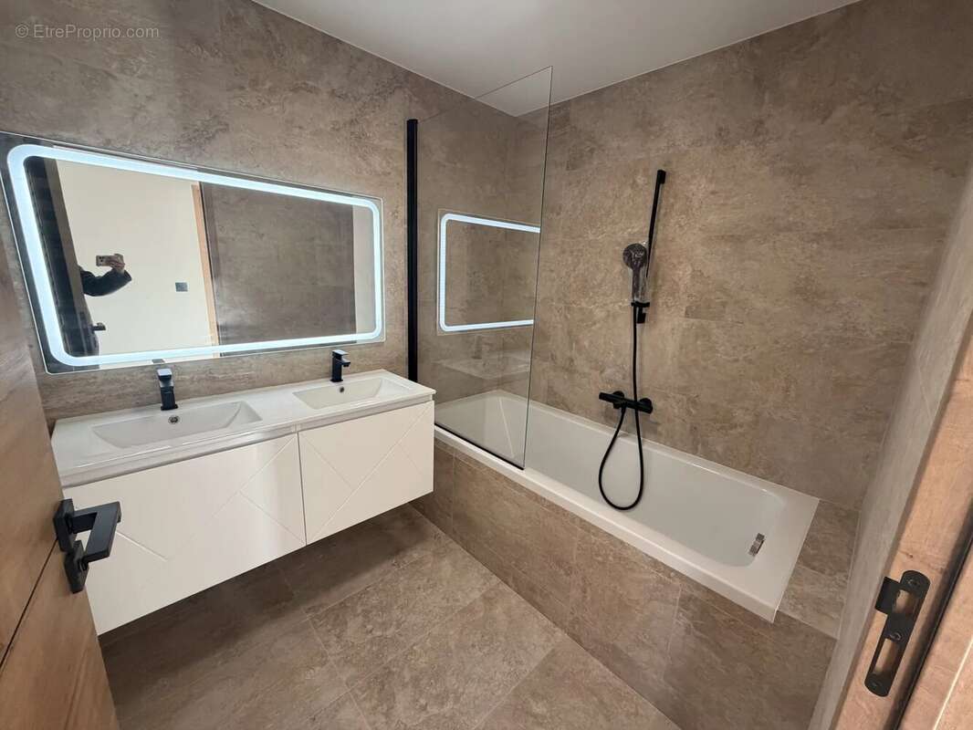 Appartement à VENCE