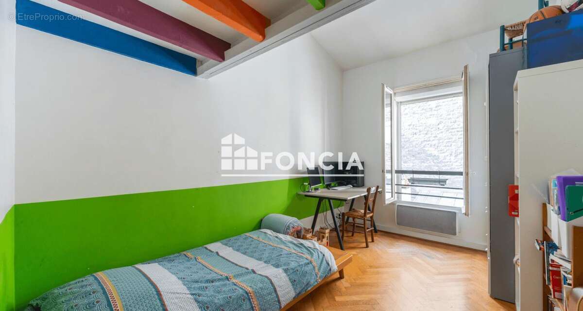 Appartement à PARIS-17E