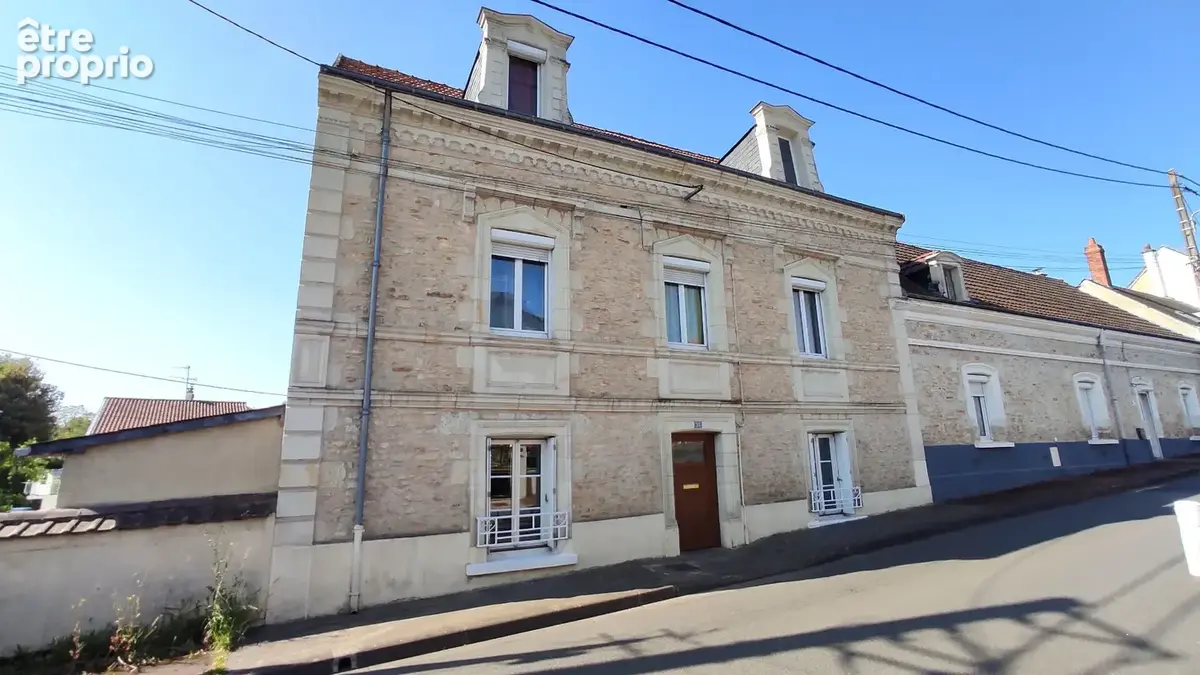 Maison 6 pièces 164 m² à vendre à Chatellerault (86100) - photo 1