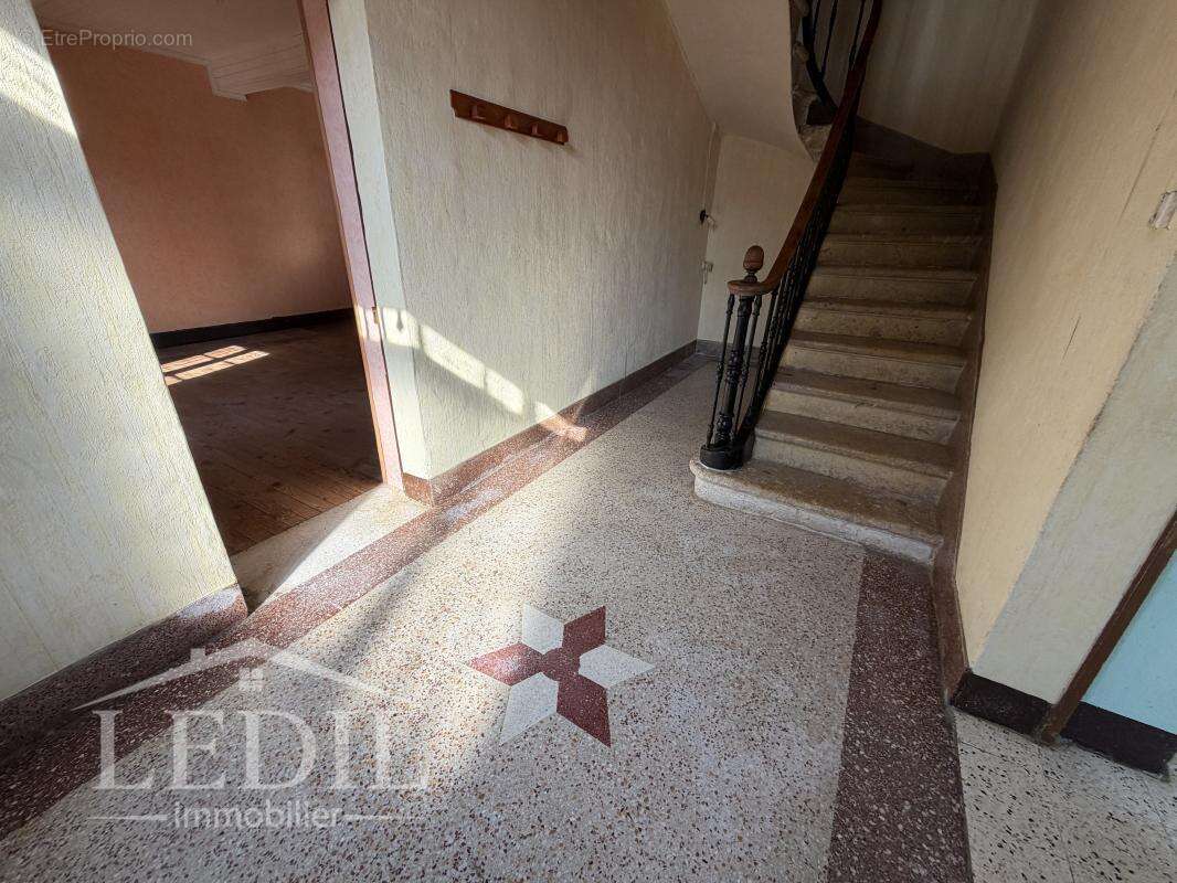 Maison de village avec dépendances et jardin - photo 6