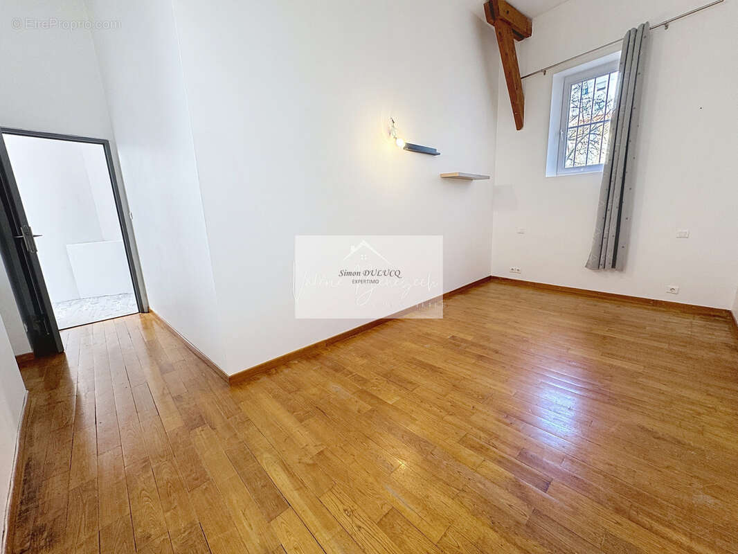 Appartement lumineux de 140 m2 avec patio au coeur de Saint-Affrique - photo 5