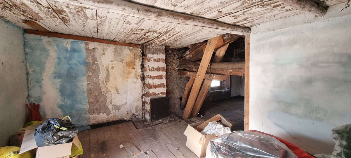 Maison à ESTIVAREILLES