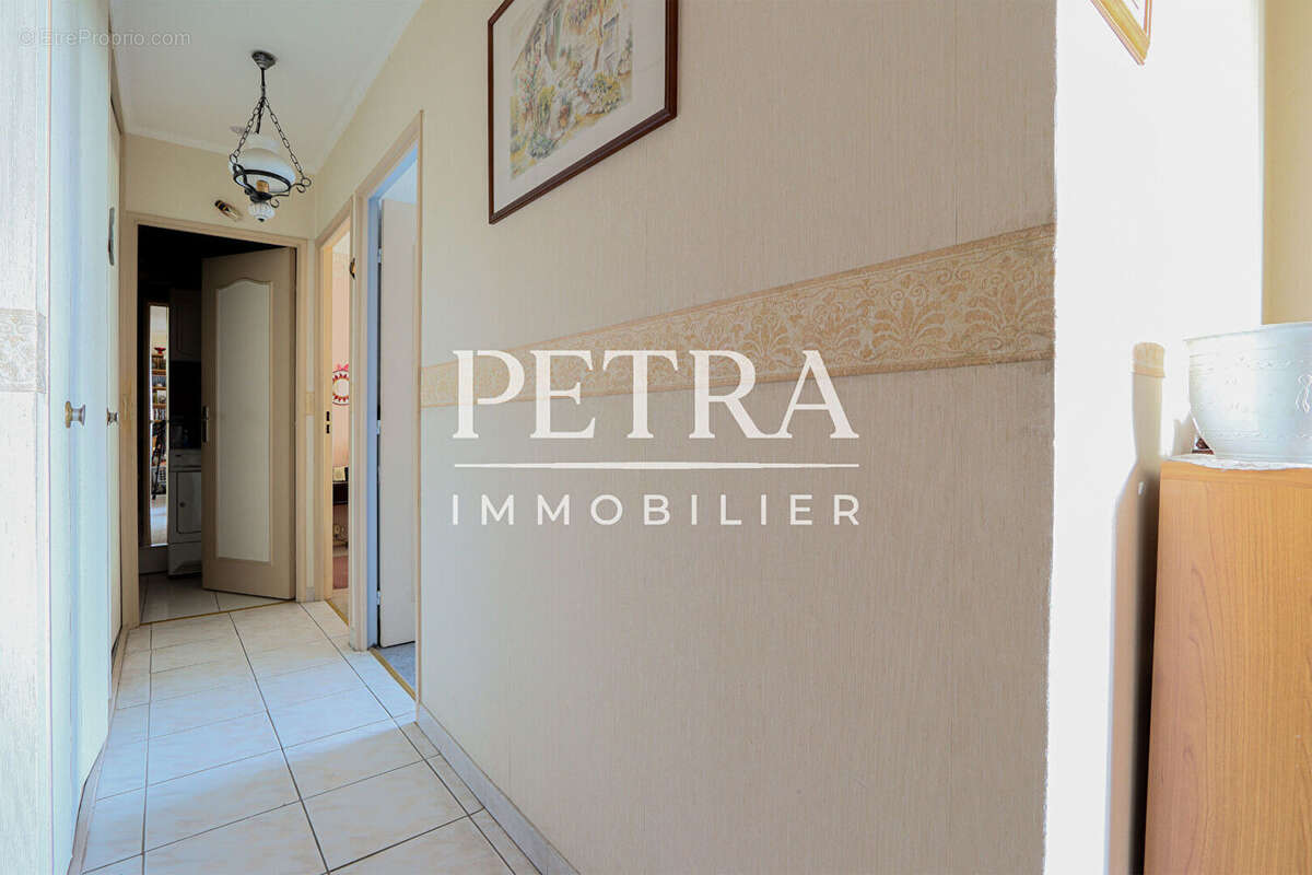 Appartement L'Hay Les Roses 4 pièces 75m2 - Metro 14 avec Box et Cave - photo 9