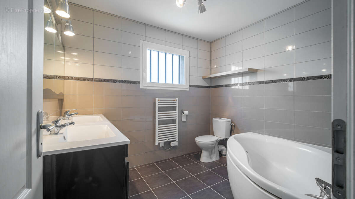 Maison à LORIOL-SUR-DROME