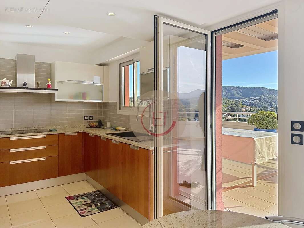 Appartement à MANDELIEU-LA-NAPOULE