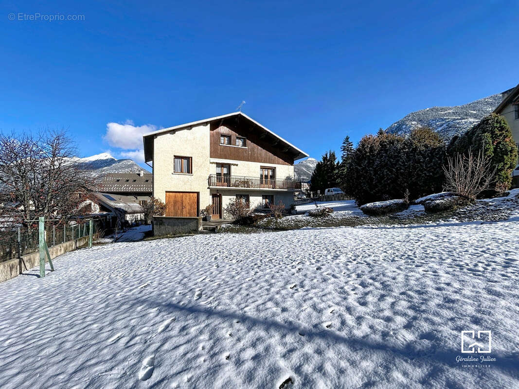 Maison à VILLAR-SAINT-PANCRACE