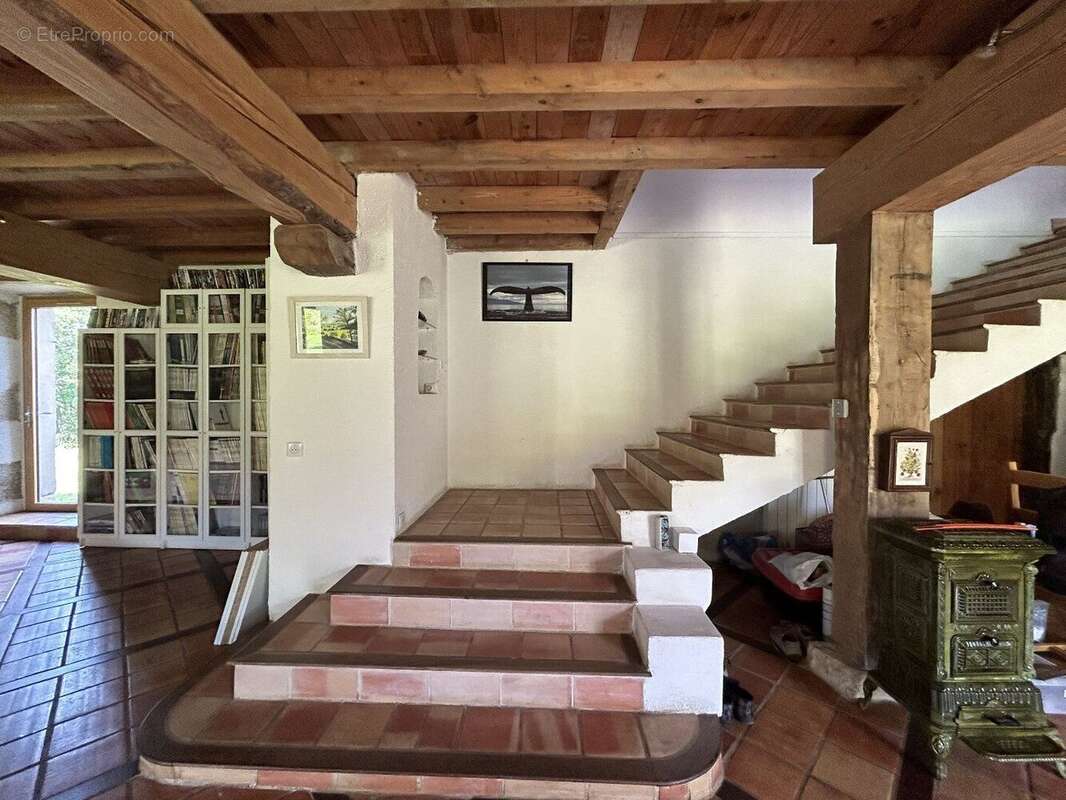 Maison à ESCUEILLENS-ET-SAINT-JUST-DE-BELENGARD