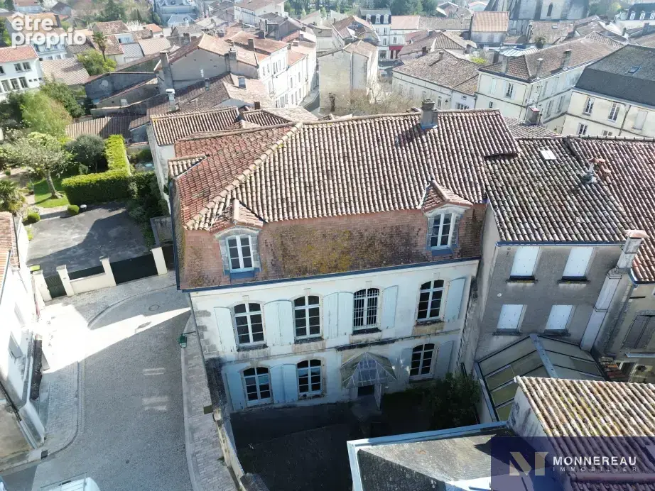 Batisse remarquable au centre ville - photo 5