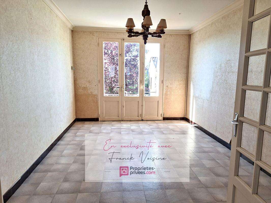 A VENDRE en EXCLUSIVITE au Boupère, centre bourg, maison de 109 m2 avec 4 chambres et 1 bureau sur une parcelle de 291 m2 - photo 3