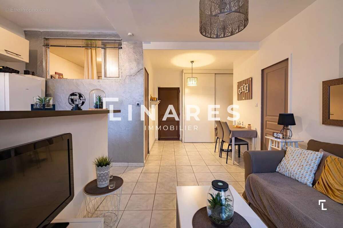 Appartement à MARSEILLE-3E