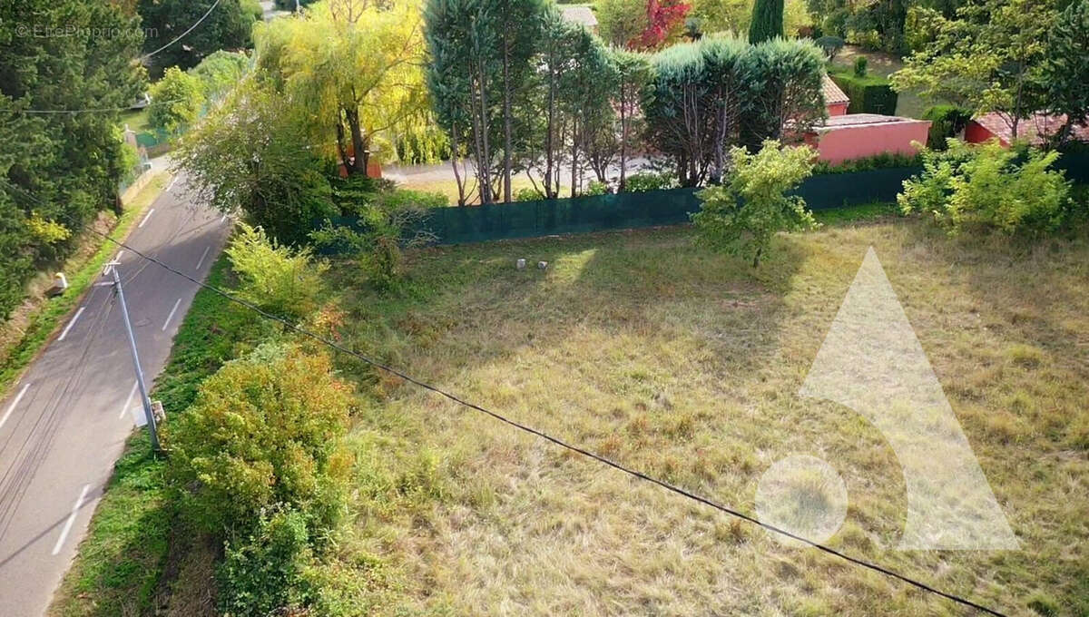 Terrain à VILLECROZE