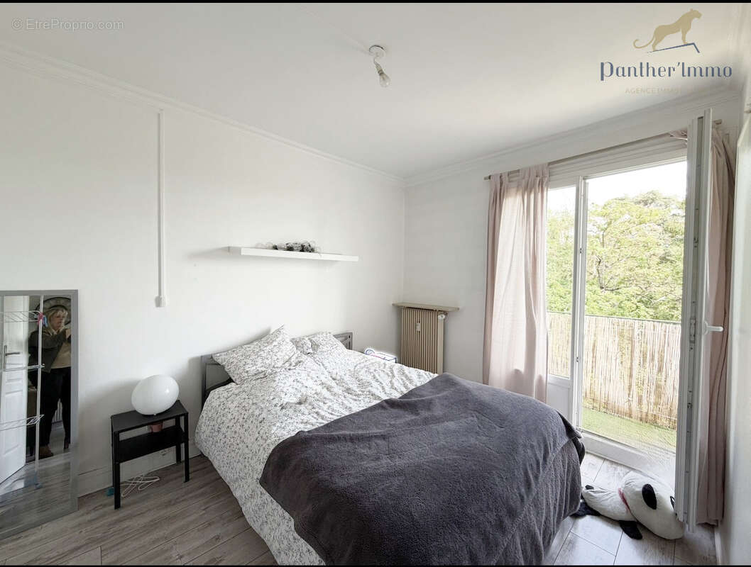 Appartement T2 vue sur Tours, 44m2, cave, parking, très calme. - photo 7