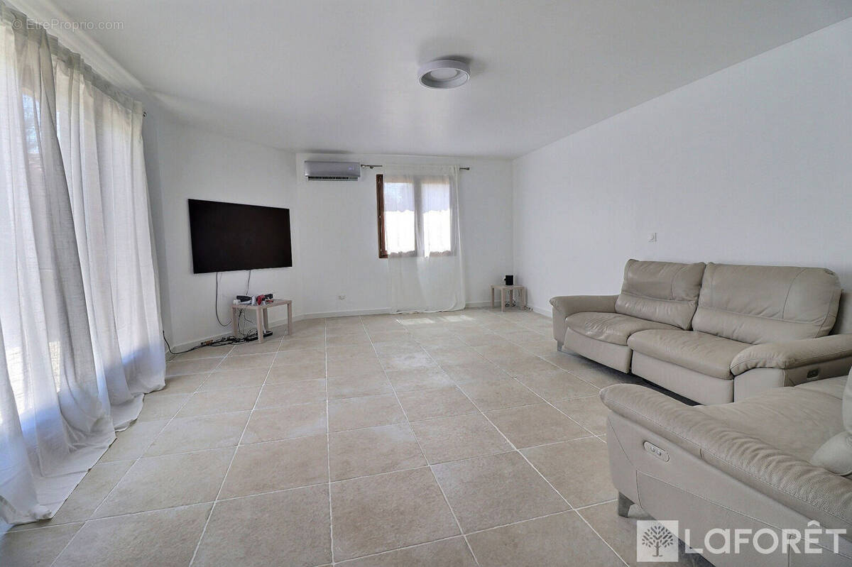 Maison à LA LONDE-LES-MAURES