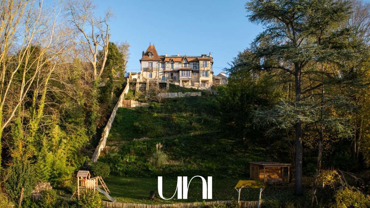 Maison à FLEURY-SUR-ORNE