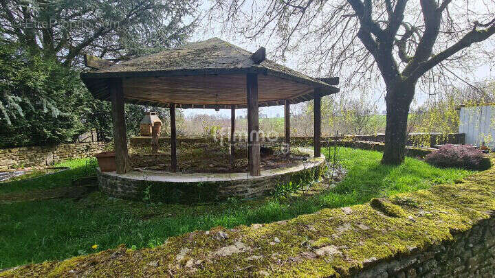 Terrain à SAINT-BOMER-LES-FORGES