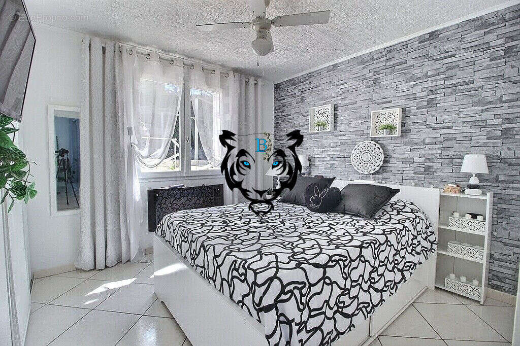 Maison à ROQUEBRUNE-SUR-ARGENS