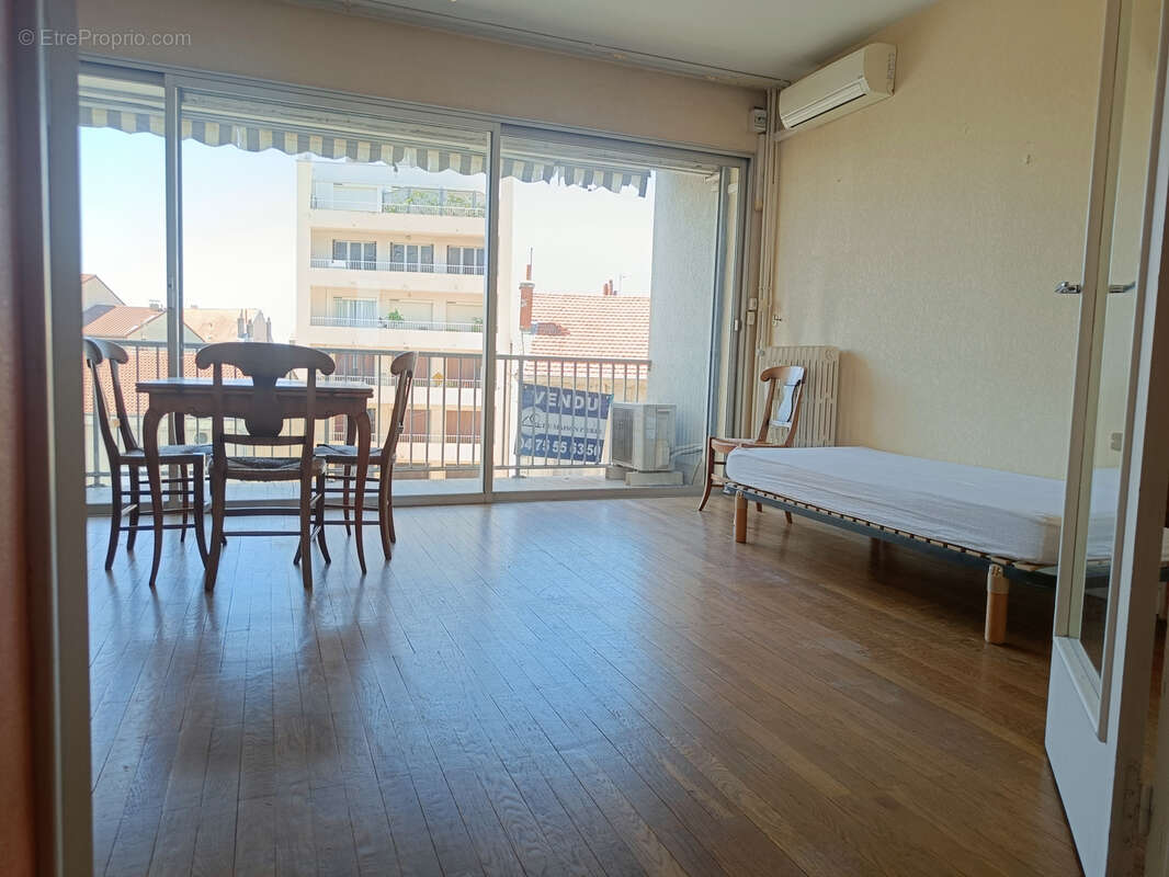 Appartement Type 2 avec balcon, cave et parking, Résidence LE FLANDREYSY, 26000 Valence - photo 4