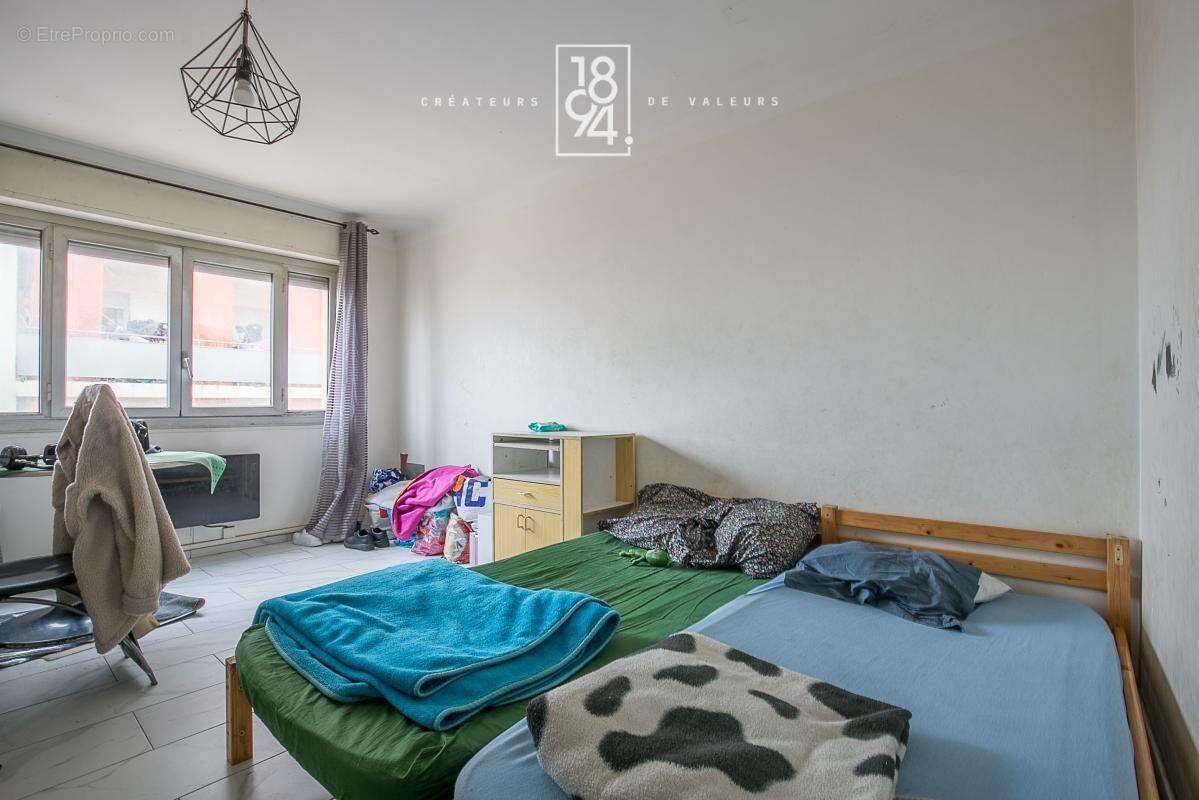 Appartement à MARSEILLE-3E