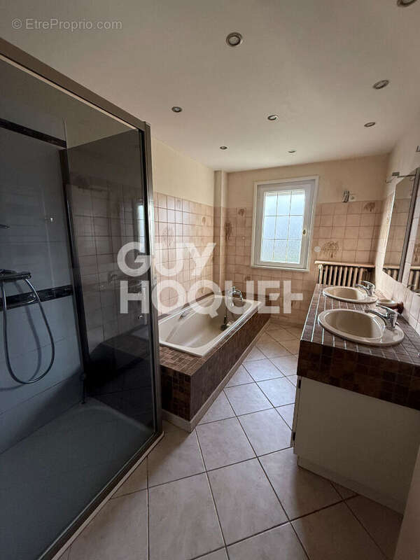 Maison 167 m² à Chevrieres  - photo 9