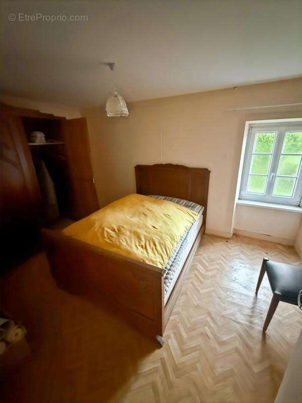 Maison à CHAMPAGNAC-LA-RIVIERE