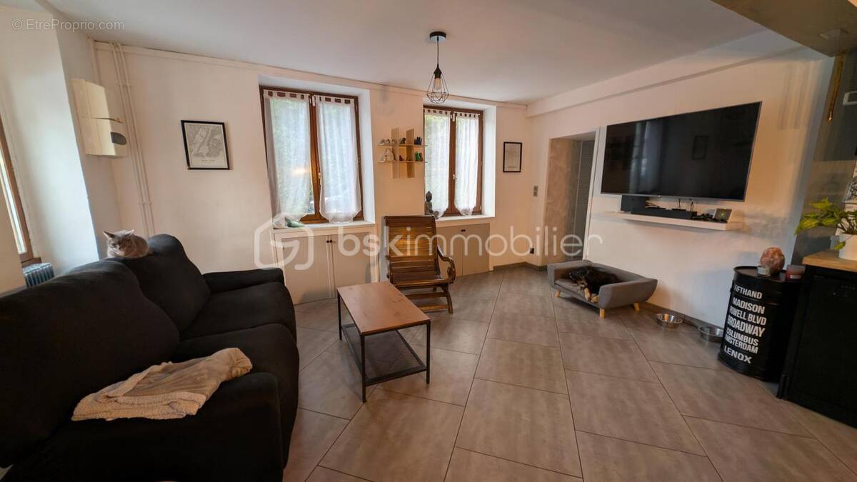 Maison à LA CELLE-SUR-MORIN