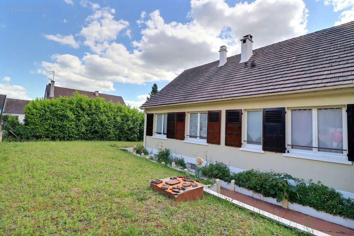 Maison à MONTATAIRE