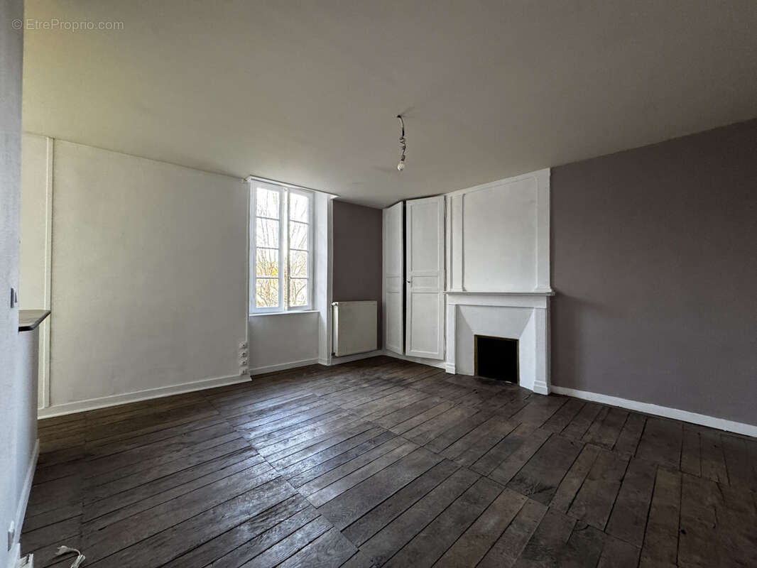 Appartement à CHAMBON-SUR-VOUEIZE