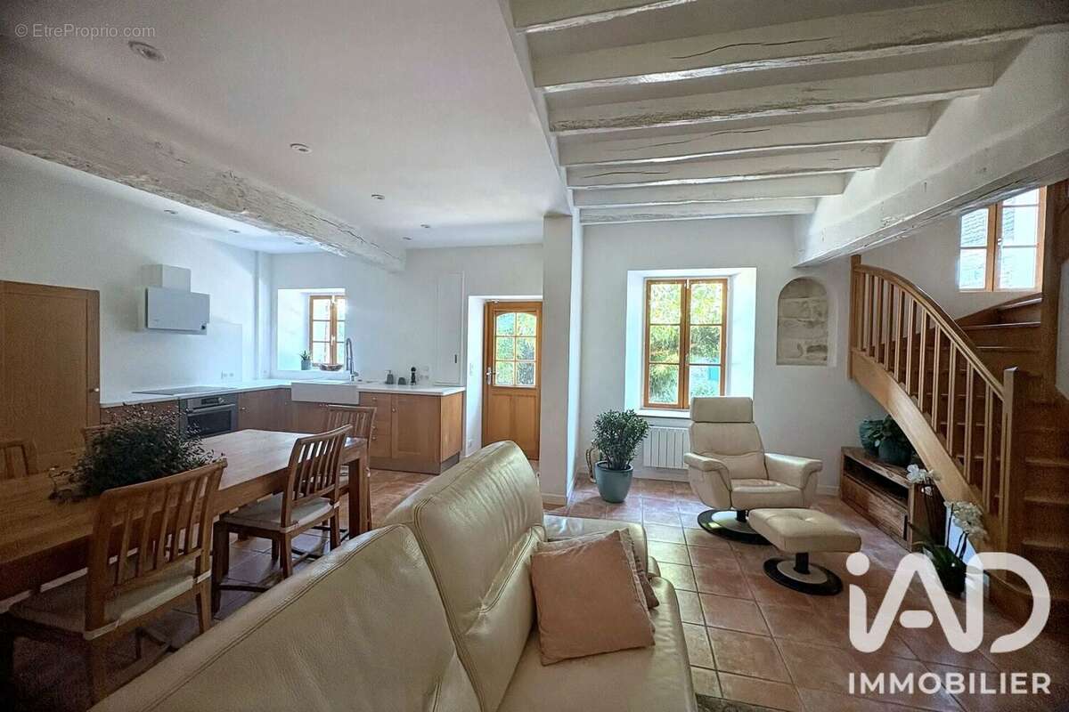 Maison 94 m² à Michery  - photo 4