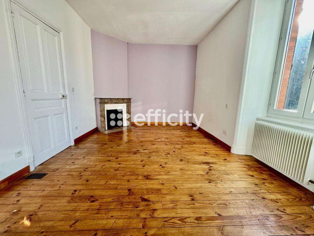 Maison 240 m² à Thiers  - photo 4