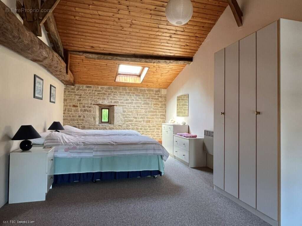 Charmante Maison en Pierre dans un Village Tranquille – Idéale comme Résidence Secondaire - photo 18